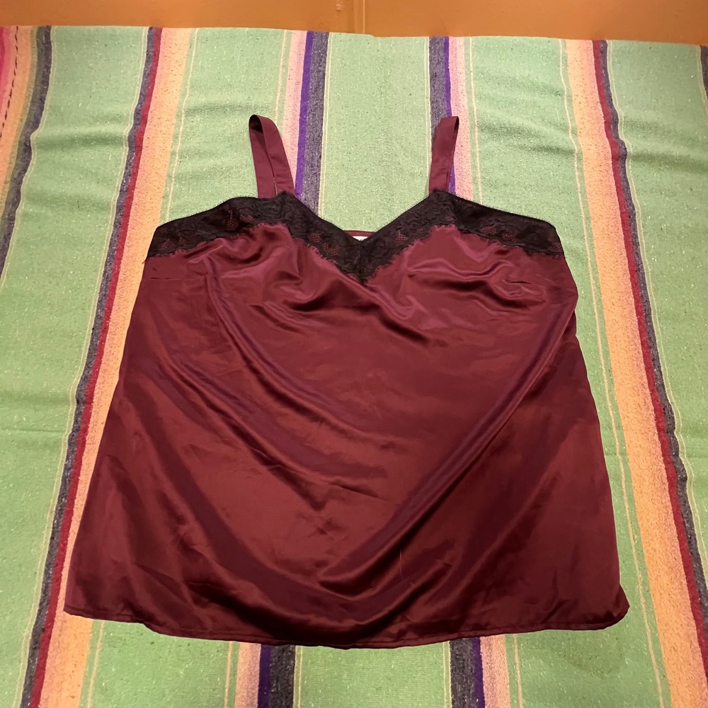 Maurices Camisole Women XL Burgundy Satin Lace Trim V-Neck Sleeveless Top NEW
